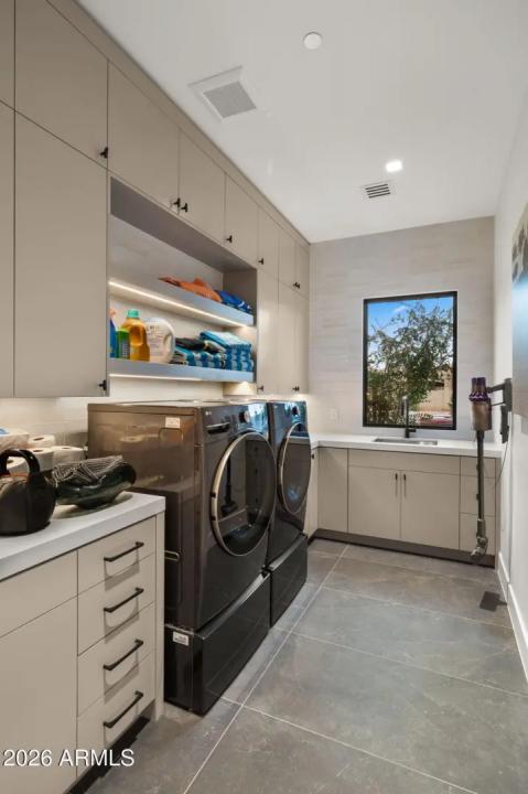 Real Estate Picture 39