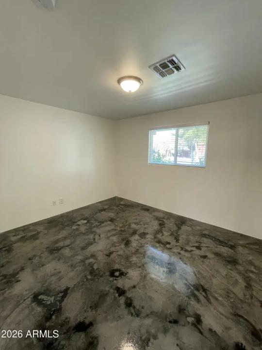 Real Estate Picture 14