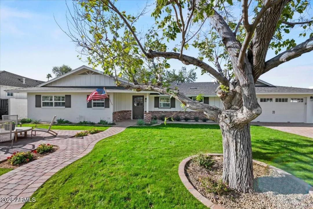 Real Estate Picture 3