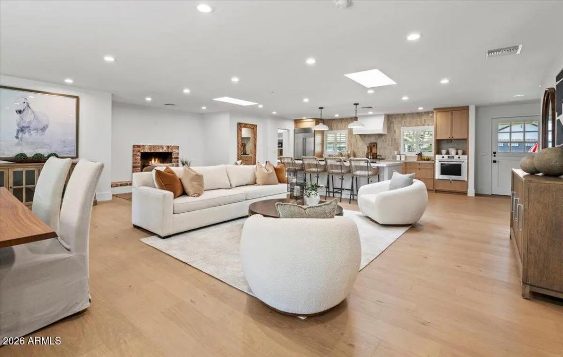 Real Estate Picture 5