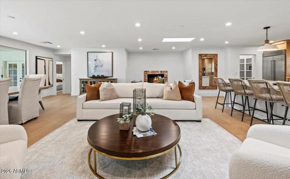 Real Estate Picture 9