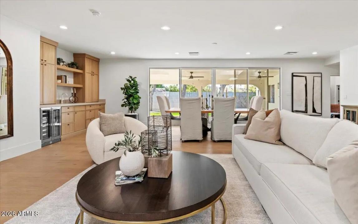 Real Estate Picture 18