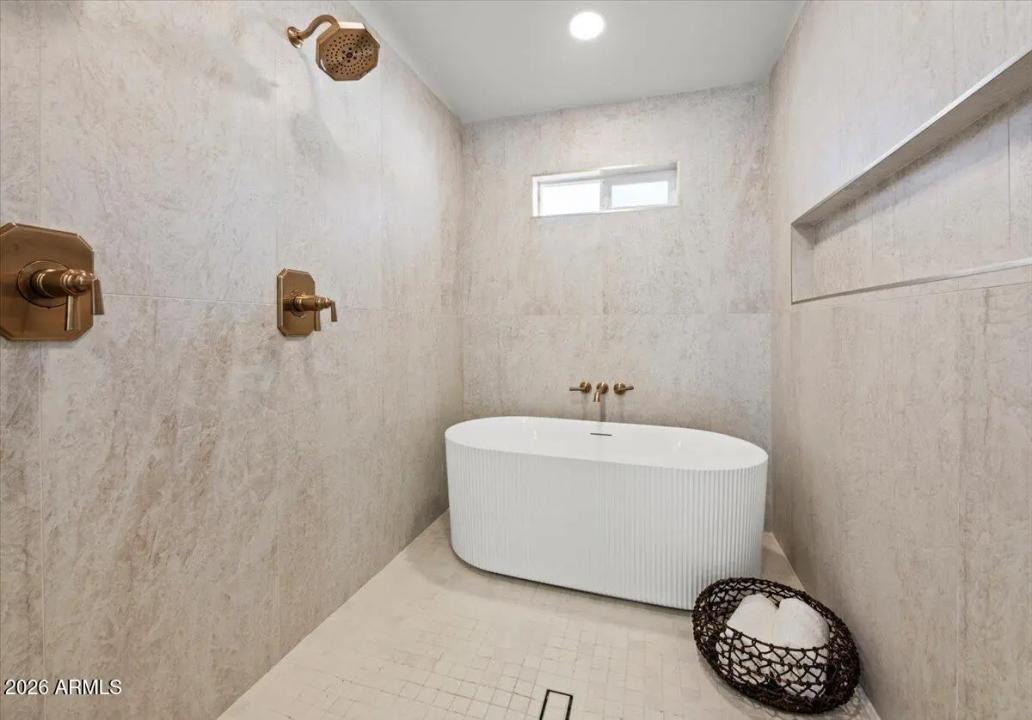 Real Estate Picture 24