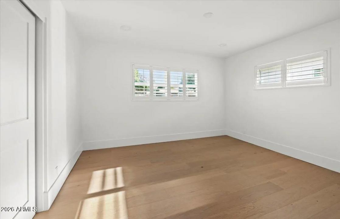 Real Estate Picture 32