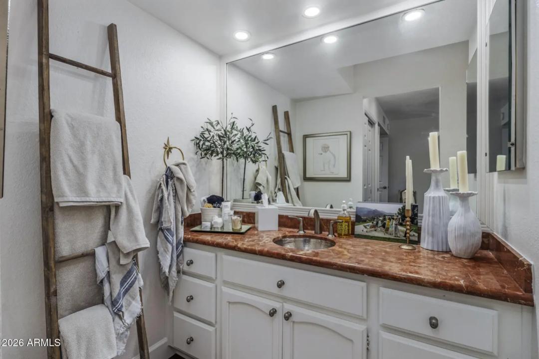 Real Estate Picture 28