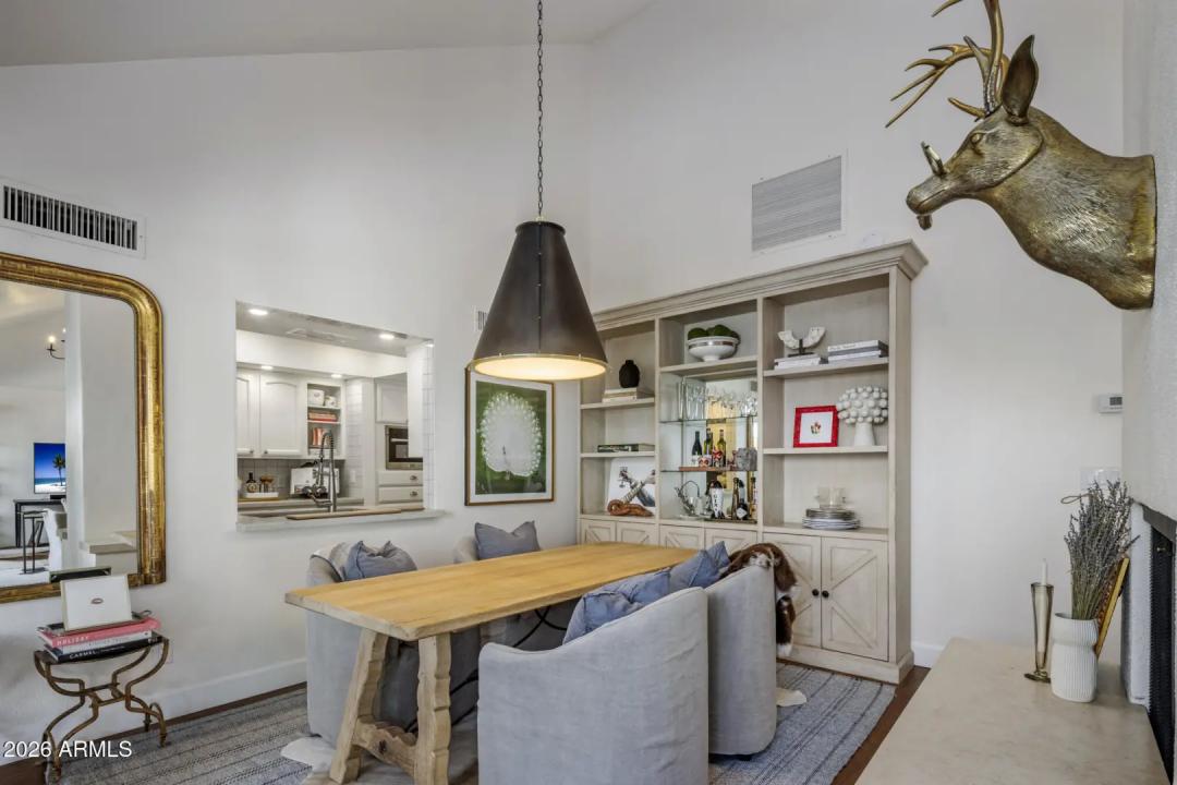 Real Estate Picture 7