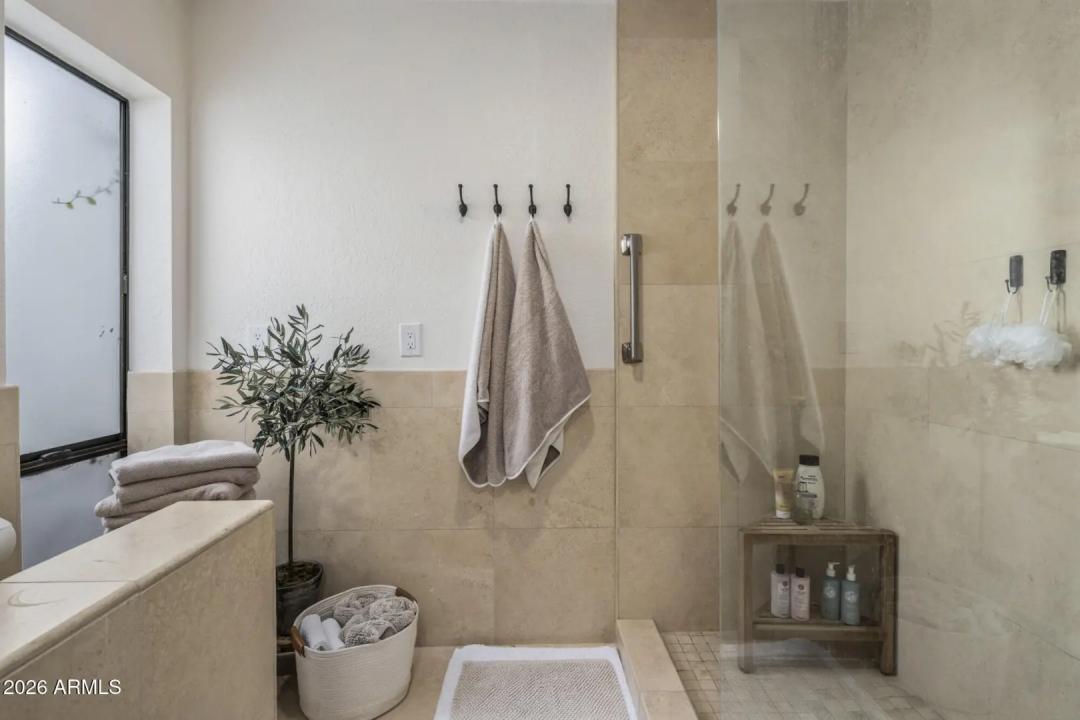 Real Estate Picture 24