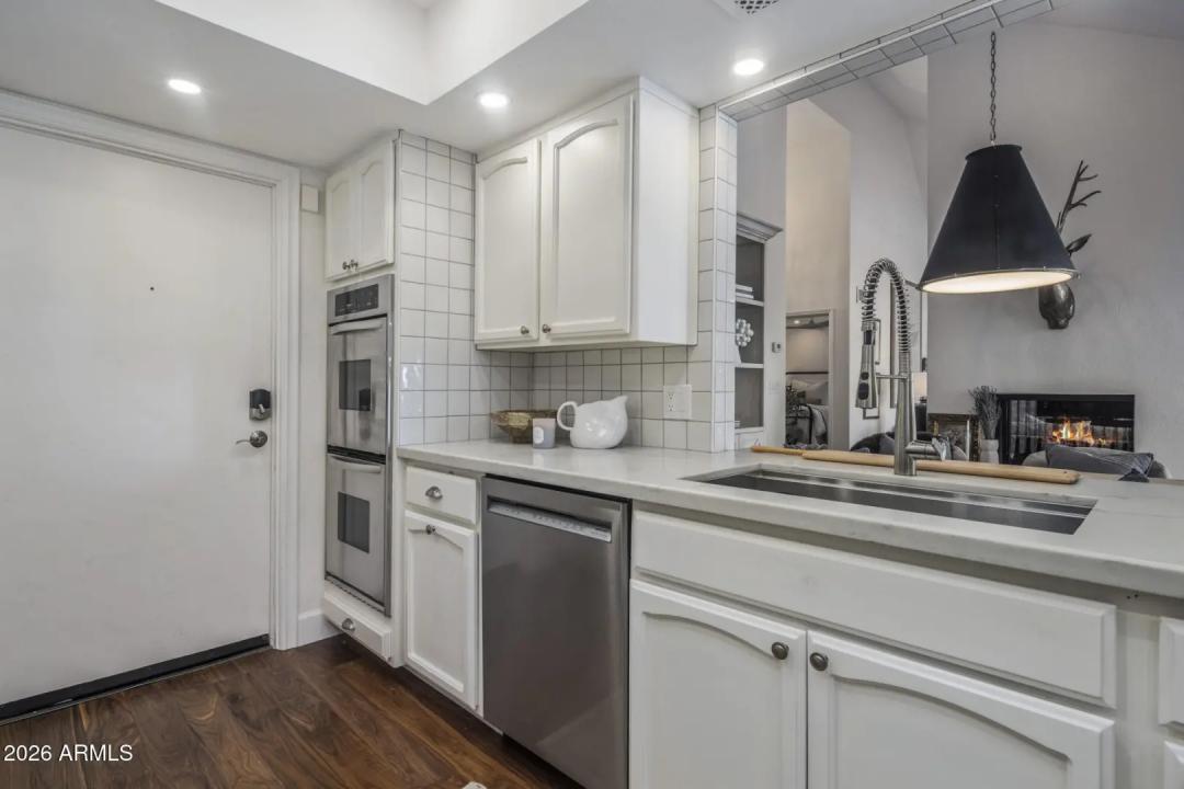 Real Estate Picture 13