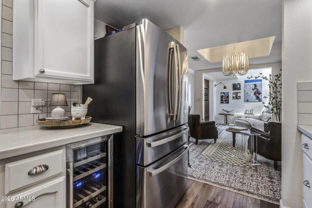 Real Estate Picture 12