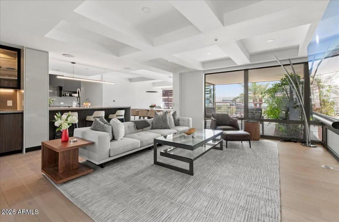 Real Estate Picture 4