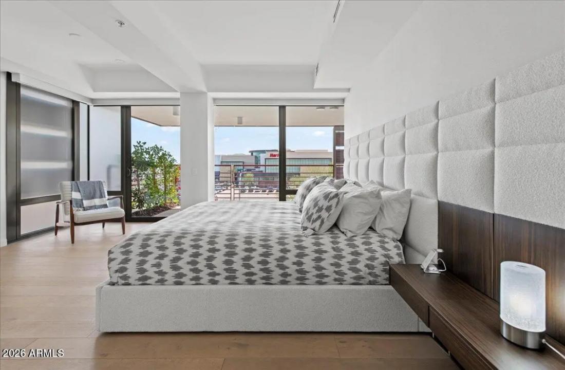 Real Estate Picture 12