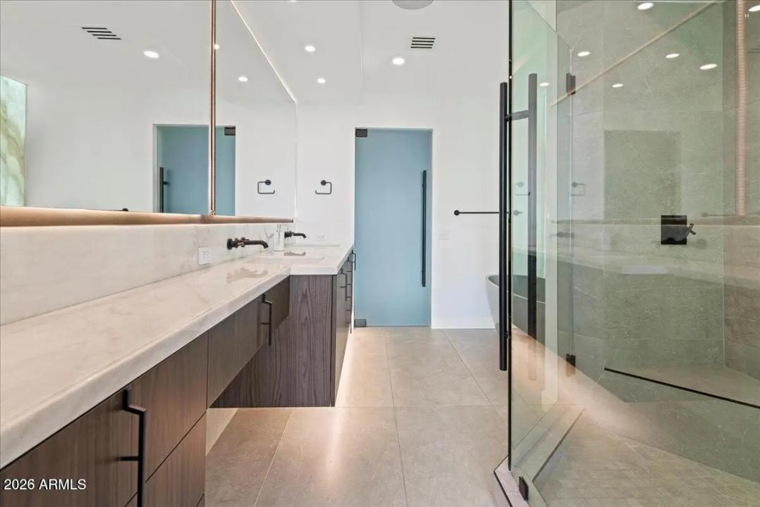 Real Estate Picture 13