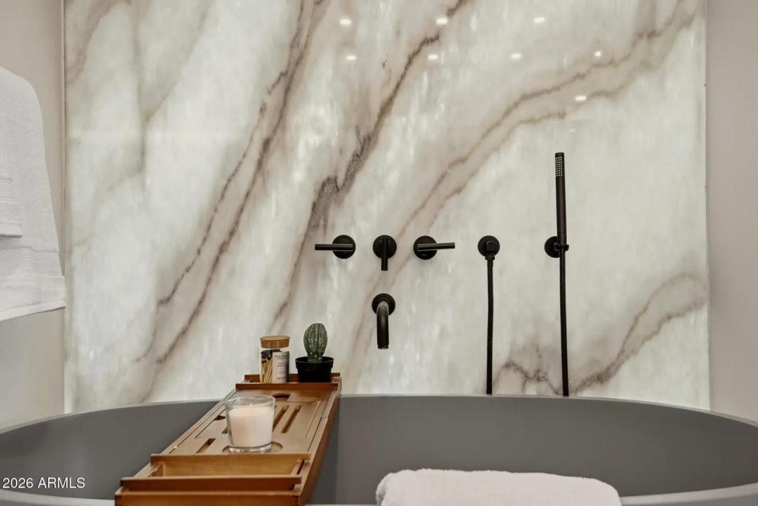 Real Estate Picture 23