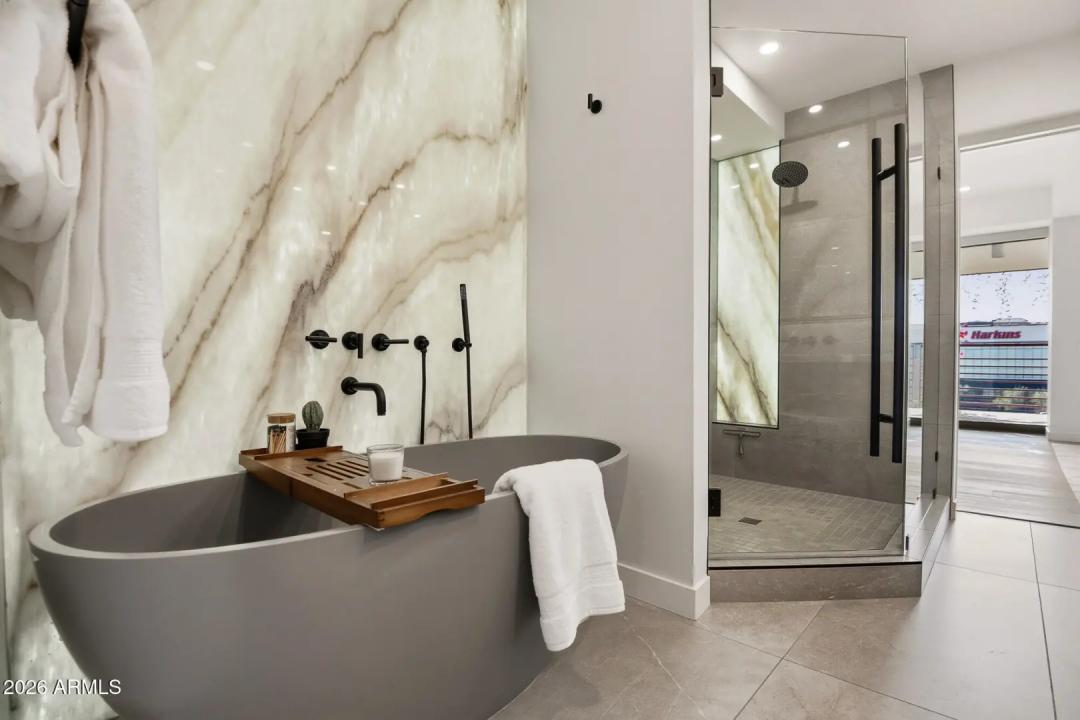 Real Estate Picture 22