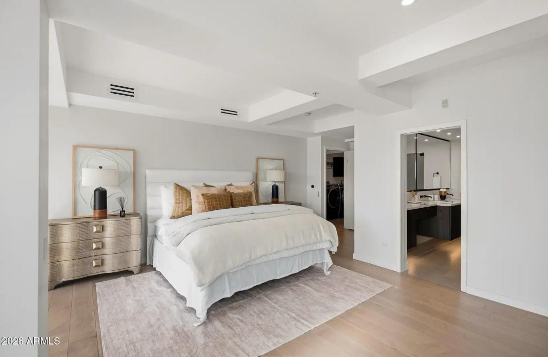 Real Estate Picture 19