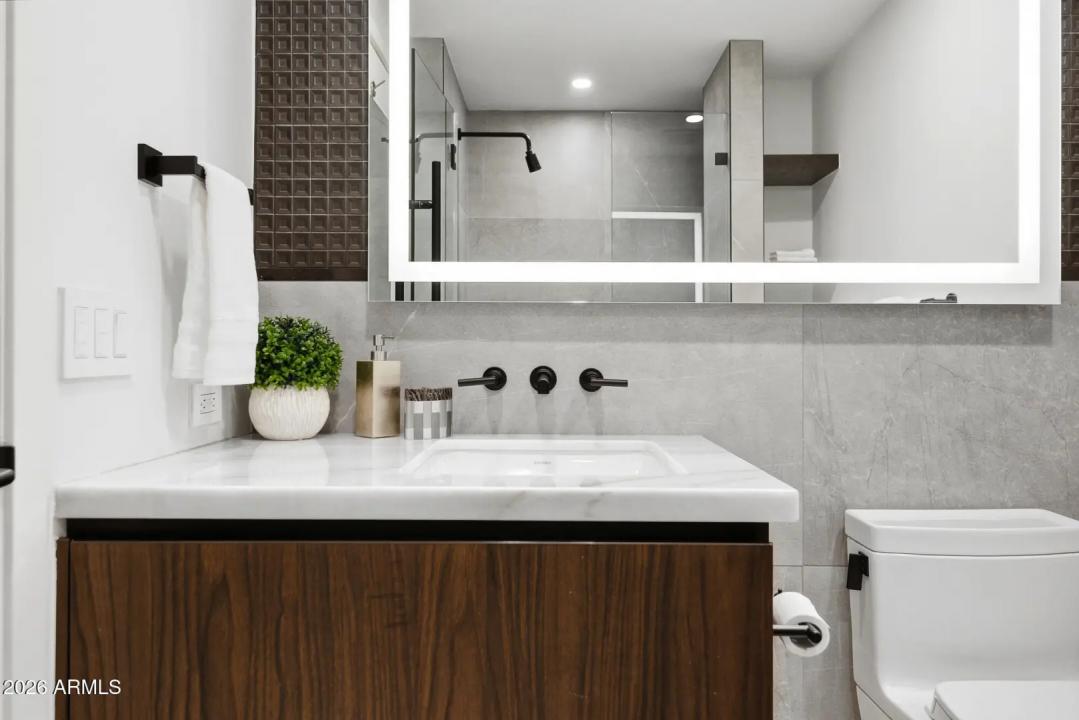 Real Estate Picture 32