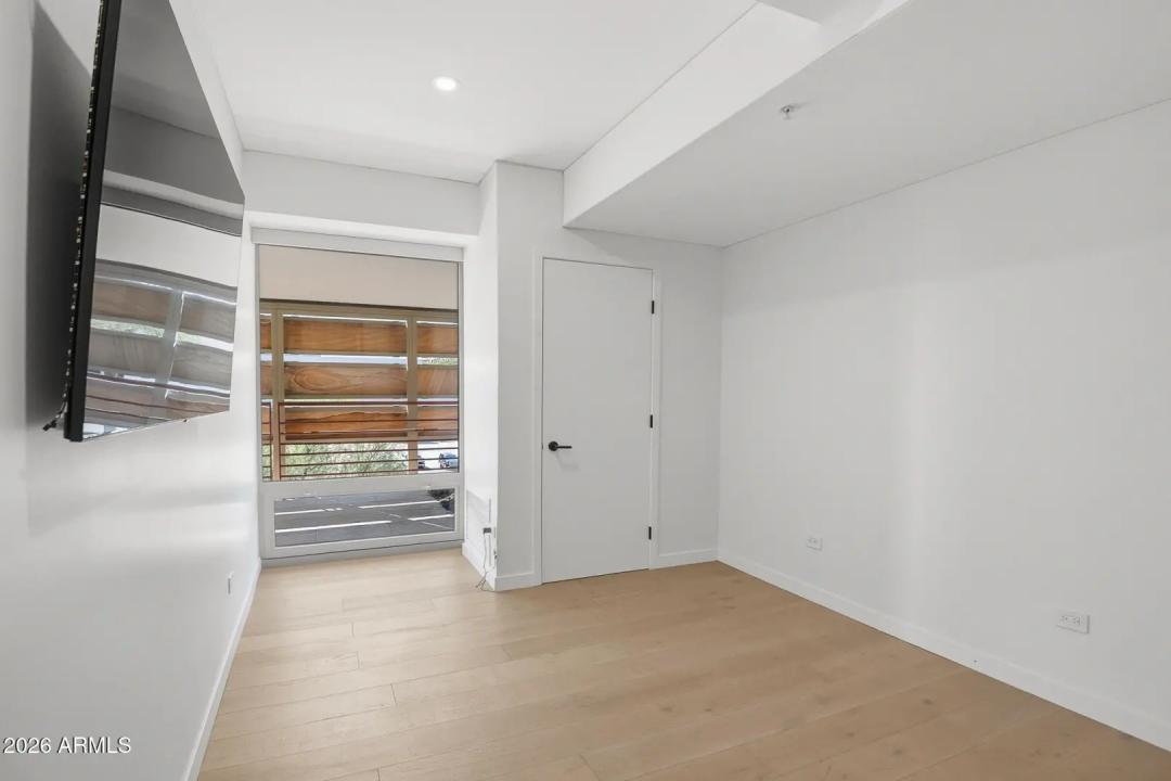 Real Estate Picture 30