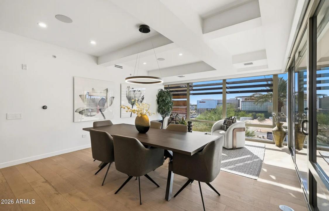 Real Estate Picture 10