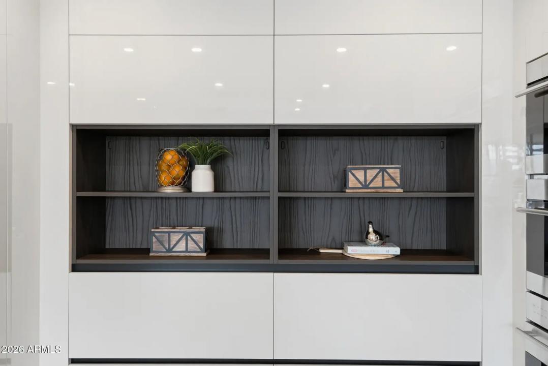 Real Estate Picture 7