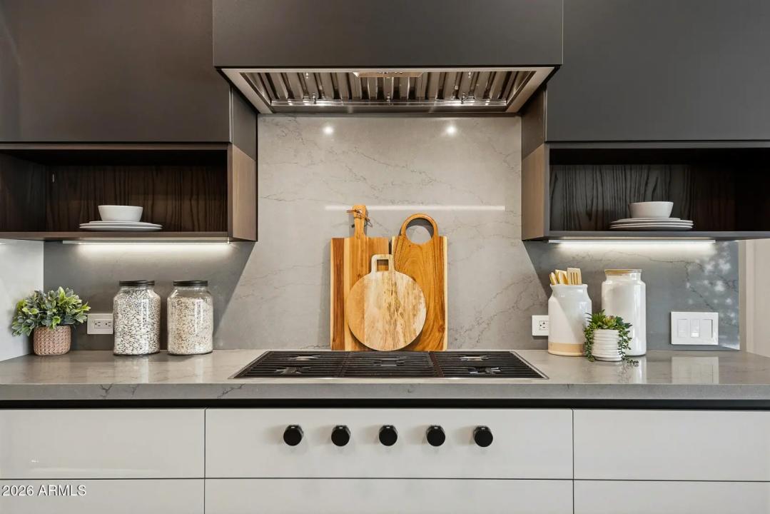 Real Estate Picture 6