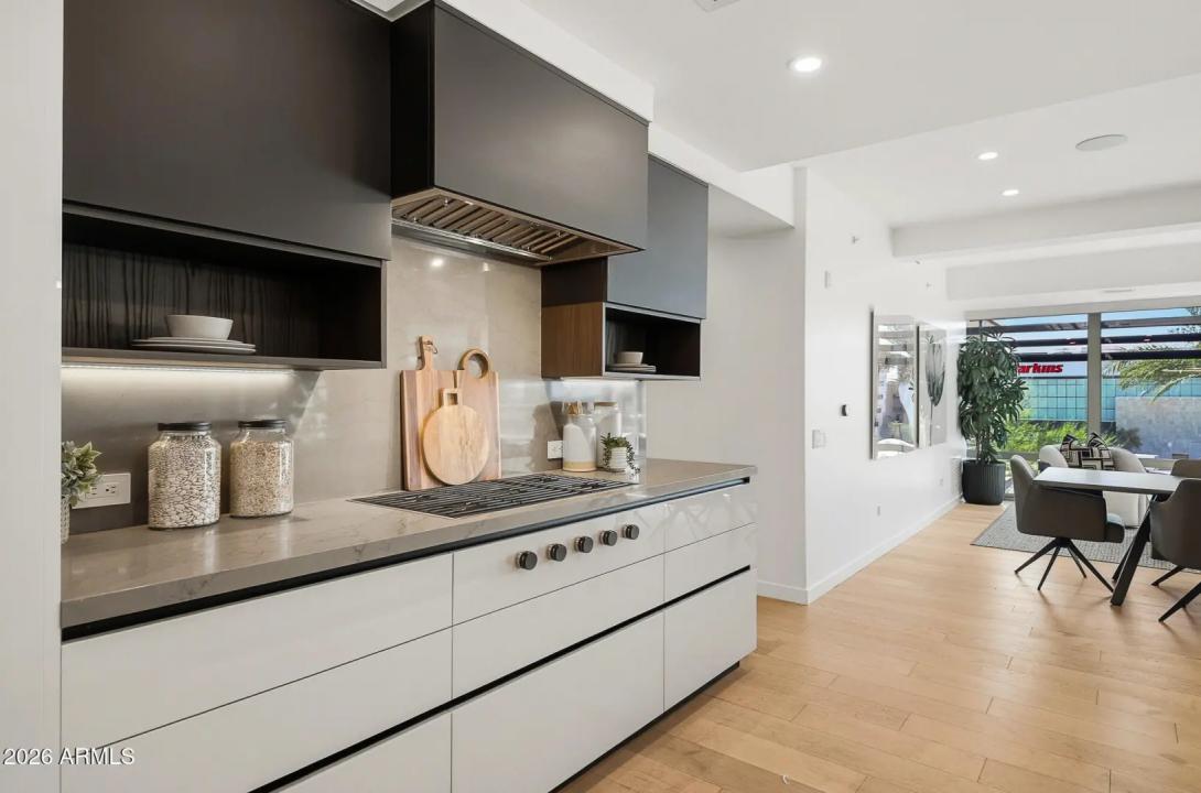 Real Estate Picture 9