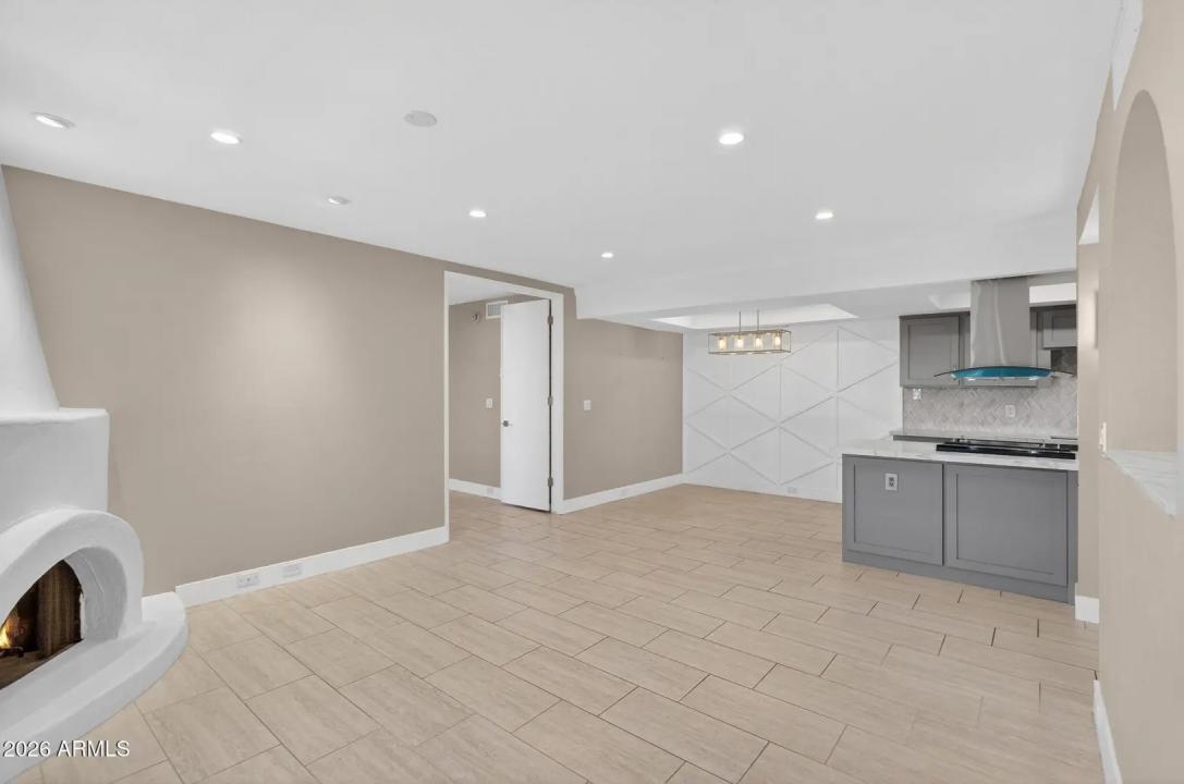 Real Estate Picture 4