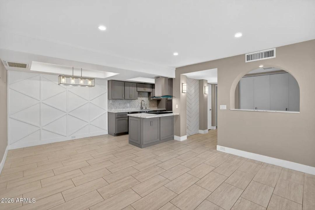 Real Estate Picture 6