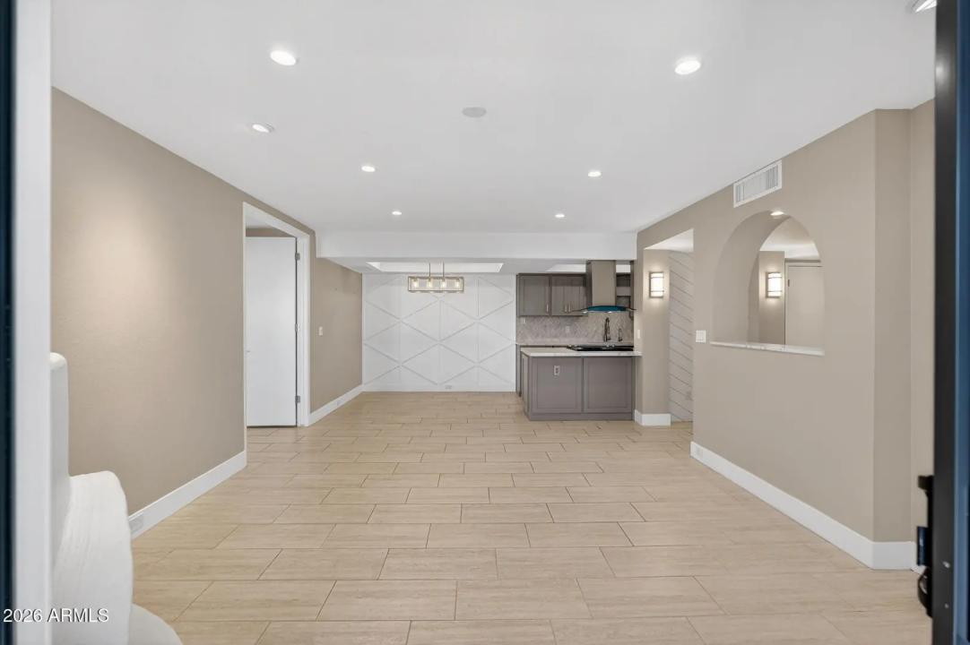 Real Estate Picture 7