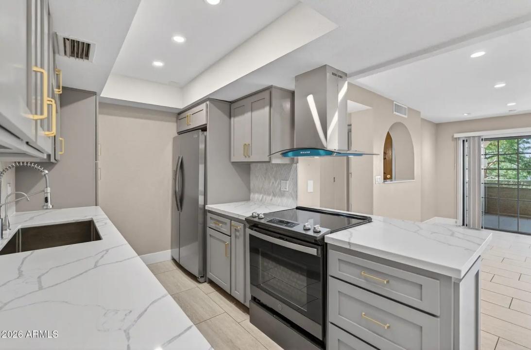 Real Estate Picture 9