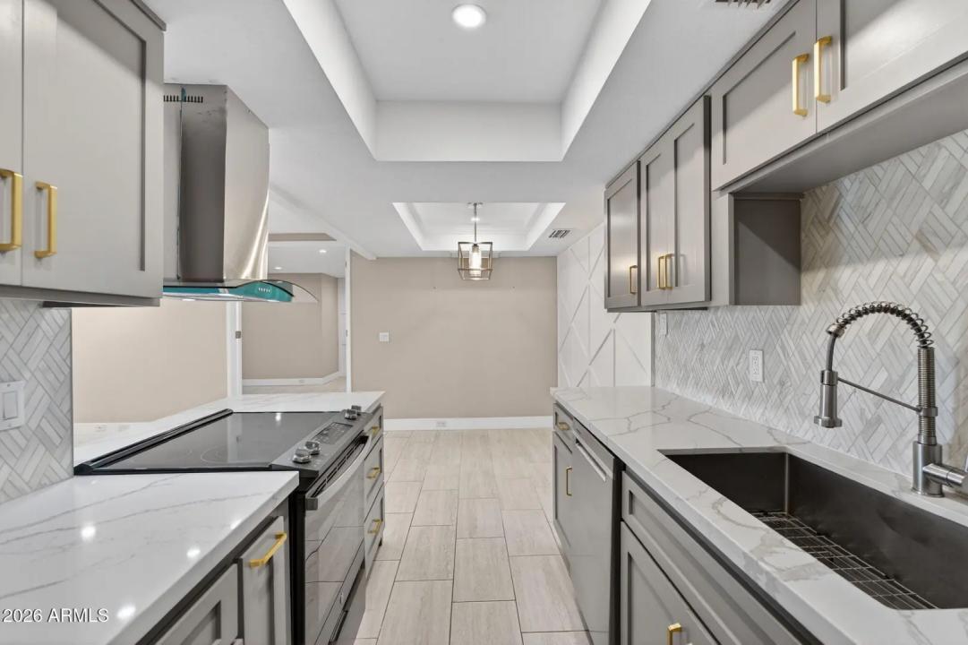 Real Estate Picture 10