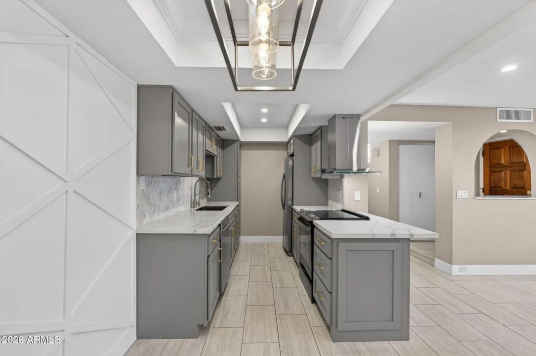 Real Estate Picture 12