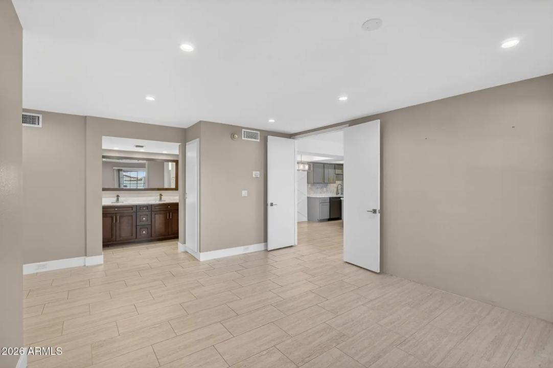 Real Estate Picture 13