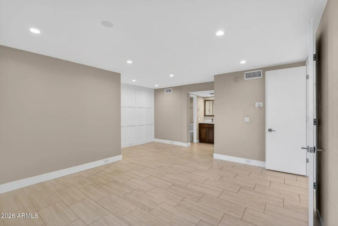 Real Estate Picture 15