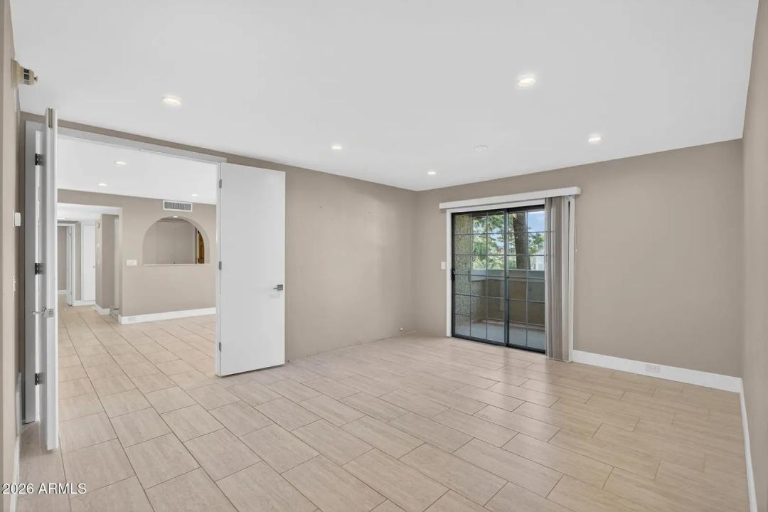 Real Estate Picture 16