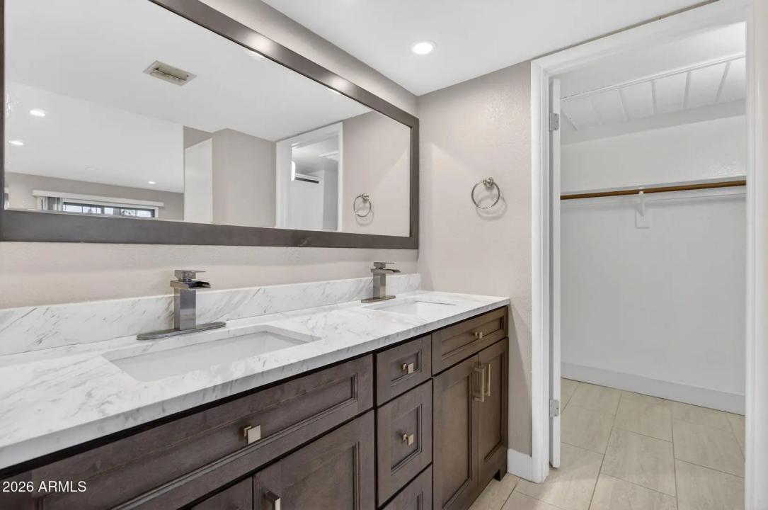 Real Estate Picture 17