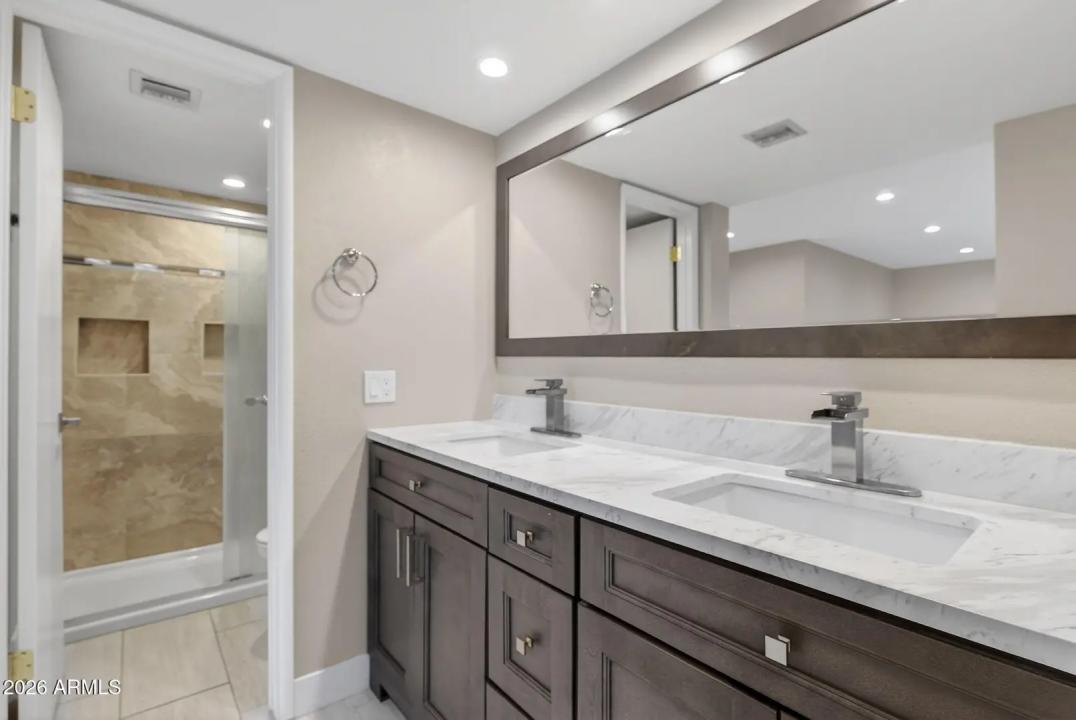 Real Estate Picture 18