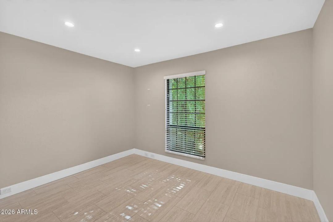 Real Estate Picture 22