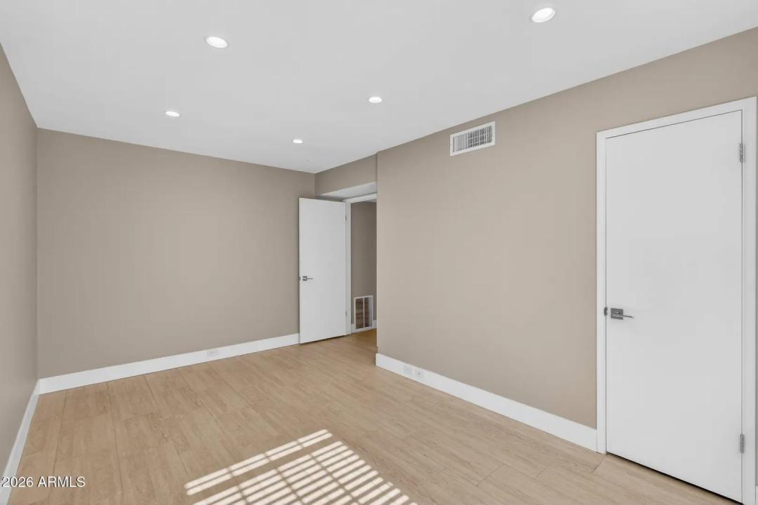 Real Estate Picture 23