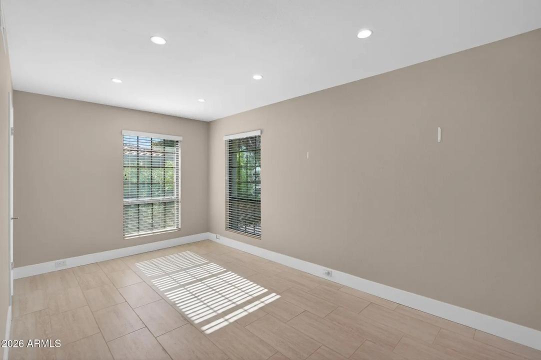 Real Estate Picture 24