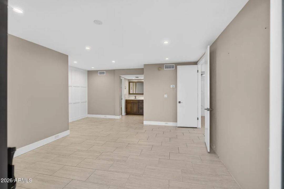 Real Estate Picture 25