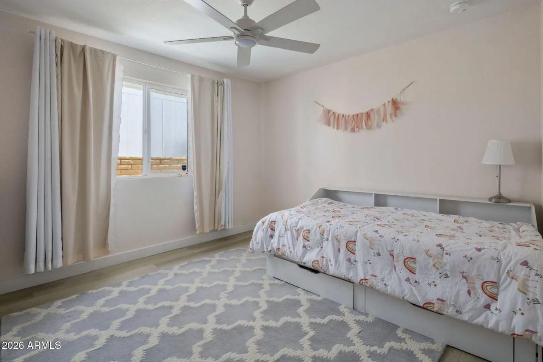 Real Estate Picture 26