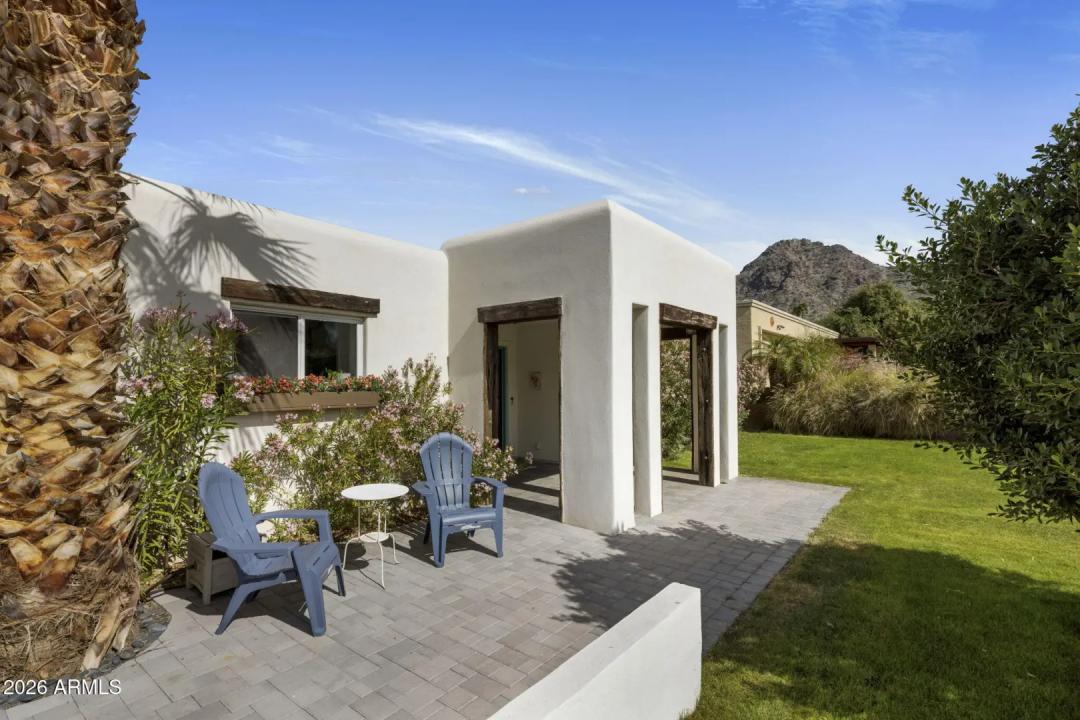 Real Estate Picture 3