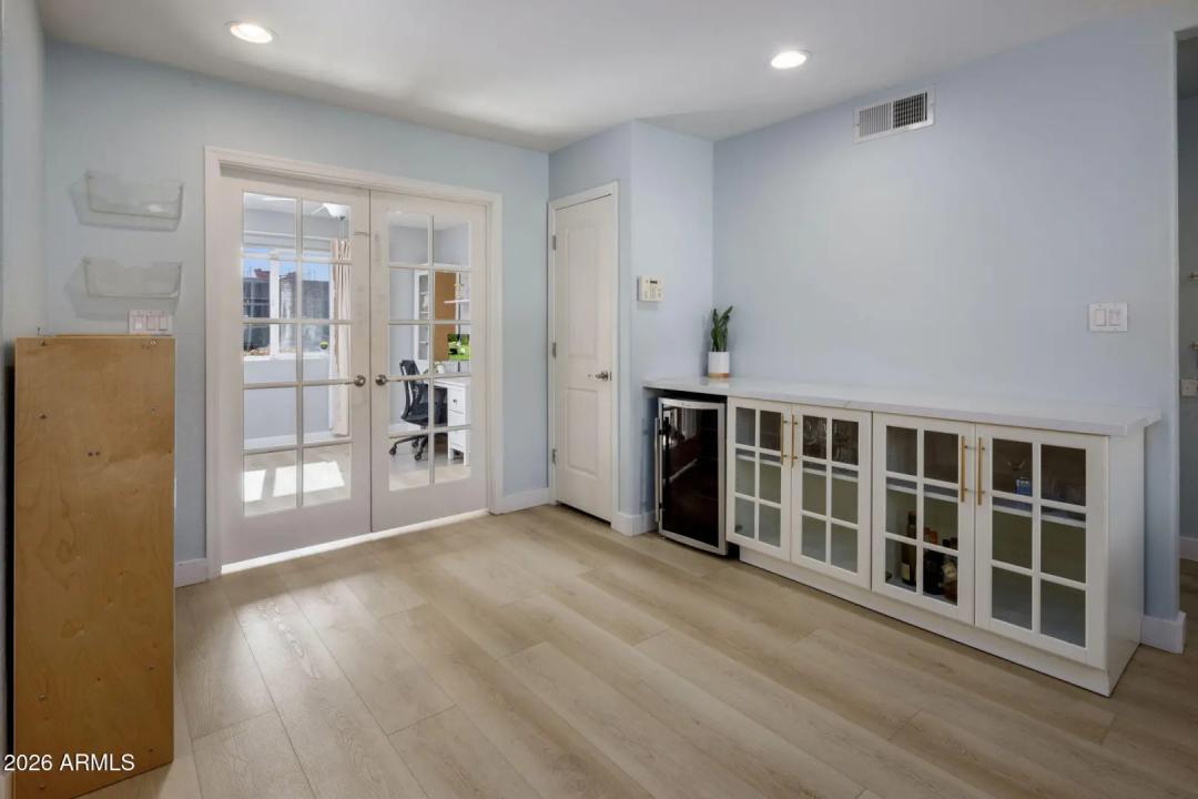 Real Estate Picture 17