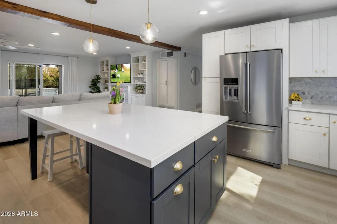 Real Estate Picture 10