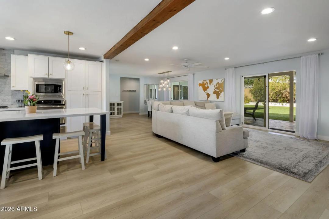 Real Estate Picture 6