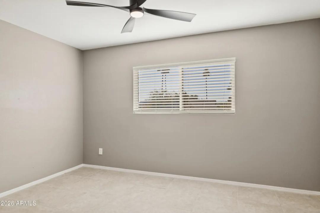 Real Estate Picture 14