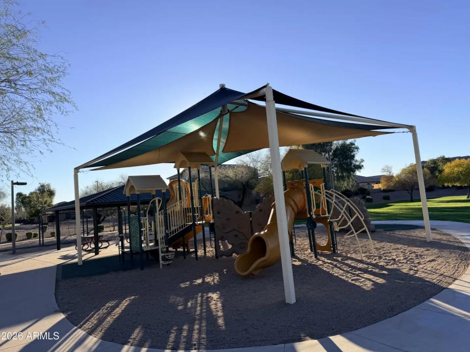 Real Estate Picture 27