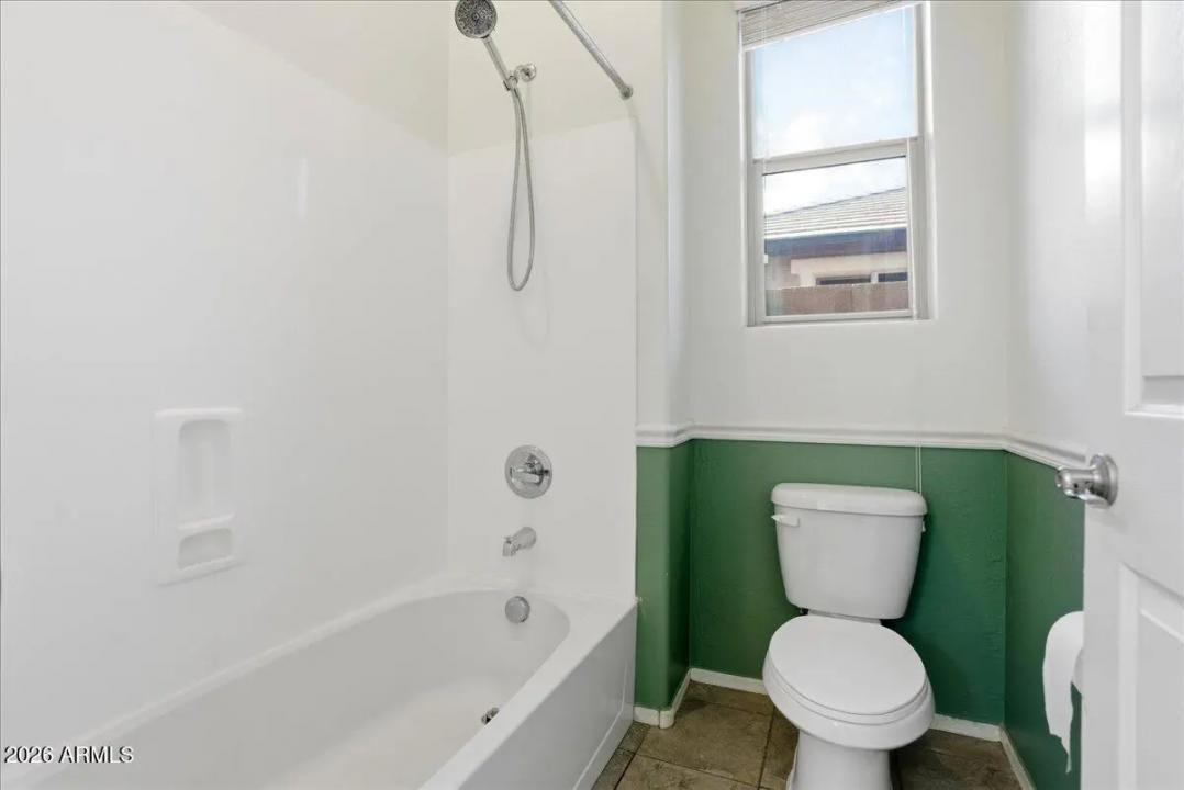 Real Estate Picture 15