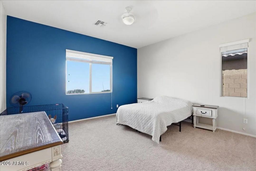 Real Estate Picture 8