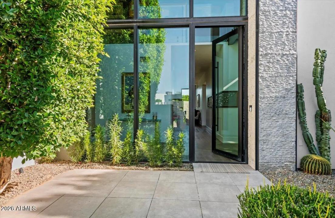 Real Estate Picture 3